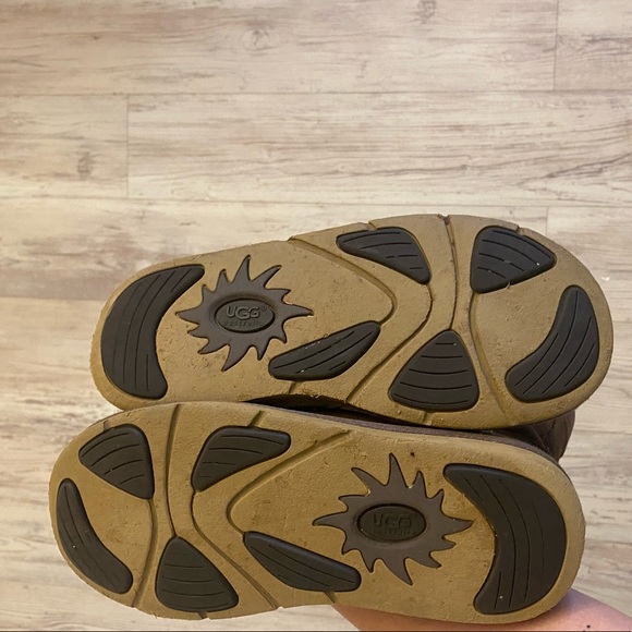 UGGs Brown leather tall women’s 7 - Picture 9 of 9